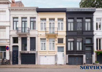 Herenhuis te koop in Berchem